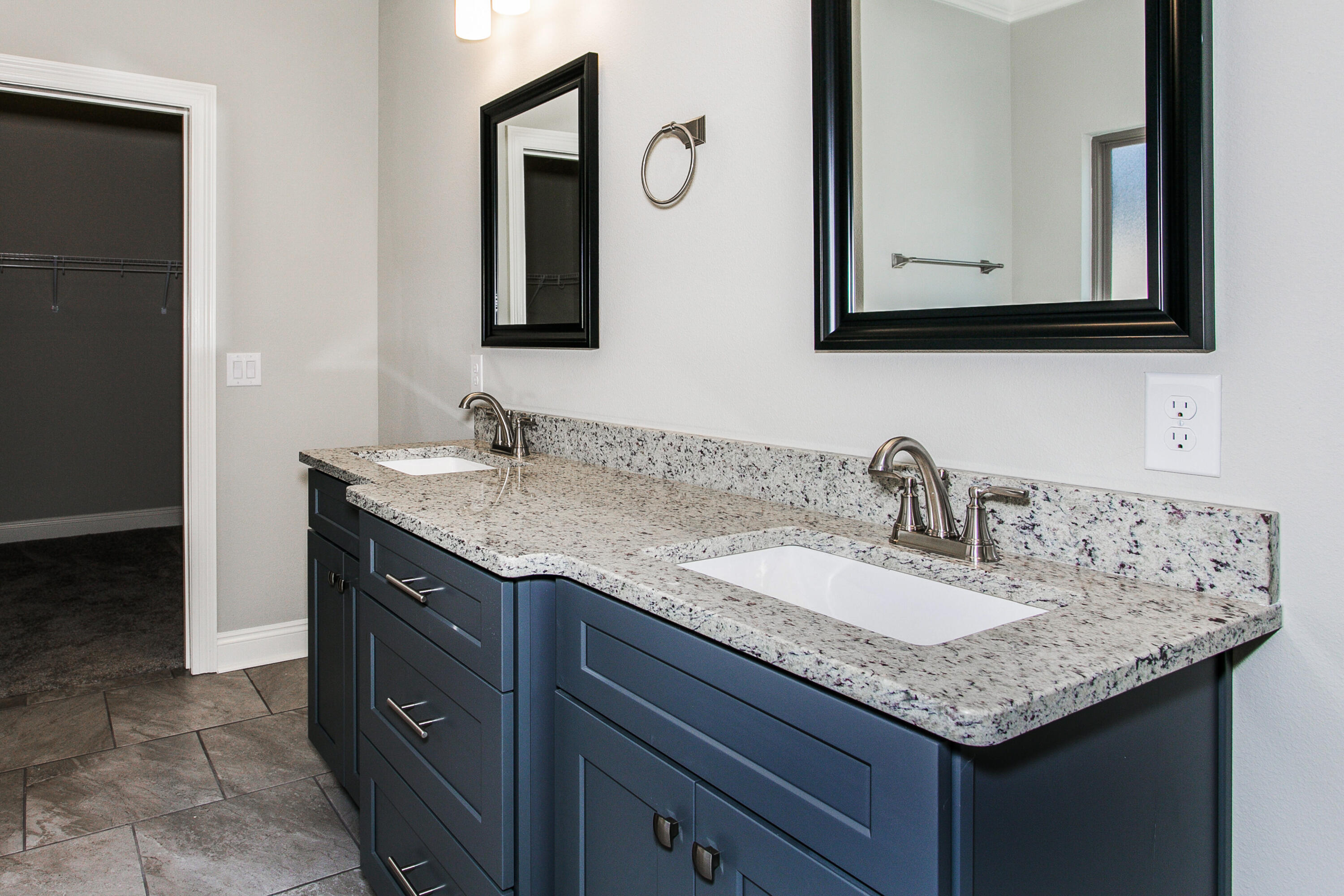 6707 Rocky Shores Road Milton, FL 32583 - Photo 25 of 44 Owner Vanity