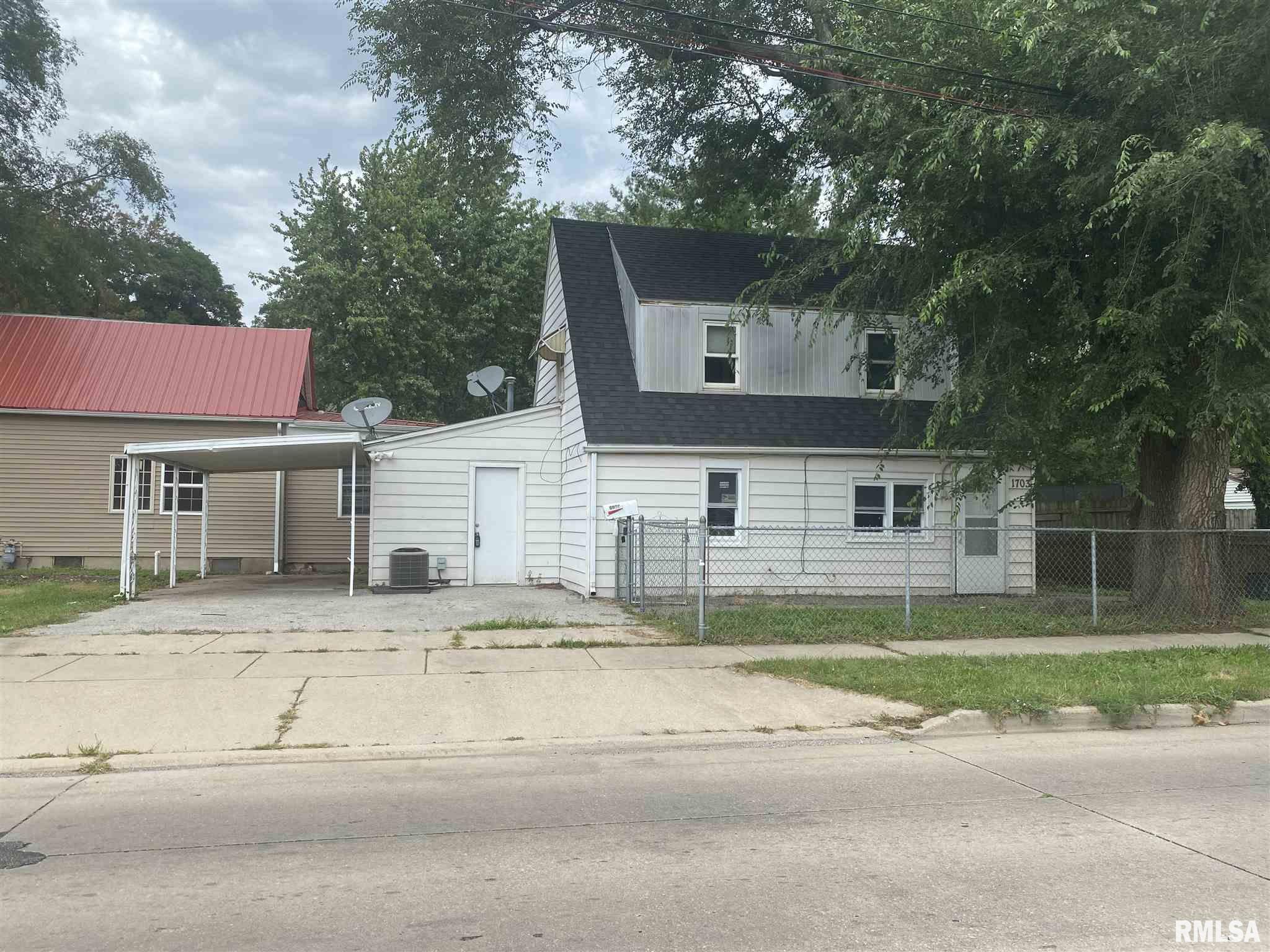 1703 East Griffiths Avenue Springfield, IL 62702 - Photo 1 of 10 Gallery Image 1