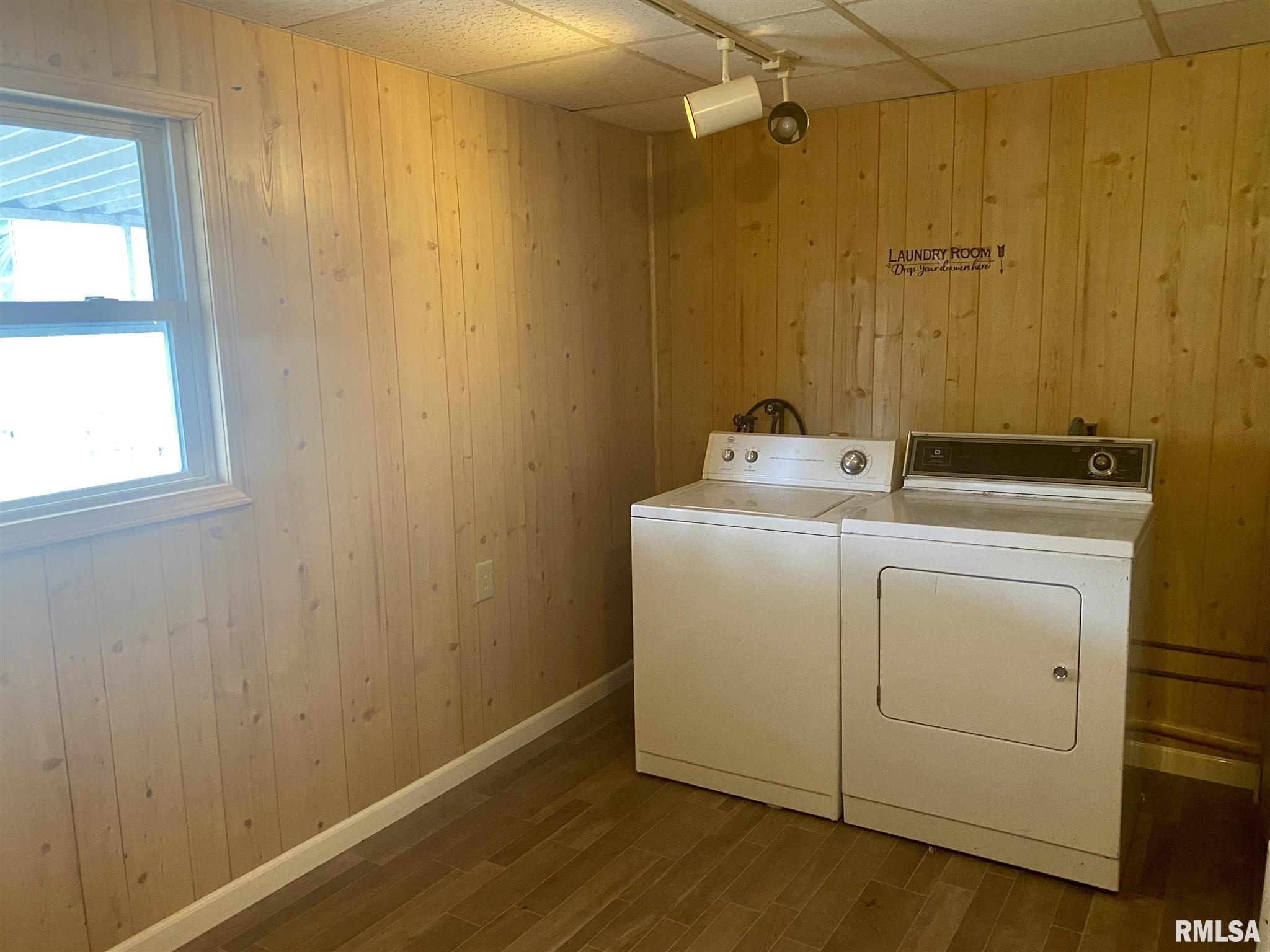 1703 East Griffiths Avenue Springfield, IL 62702 - Photo 5 of 10 Gallery Image 5