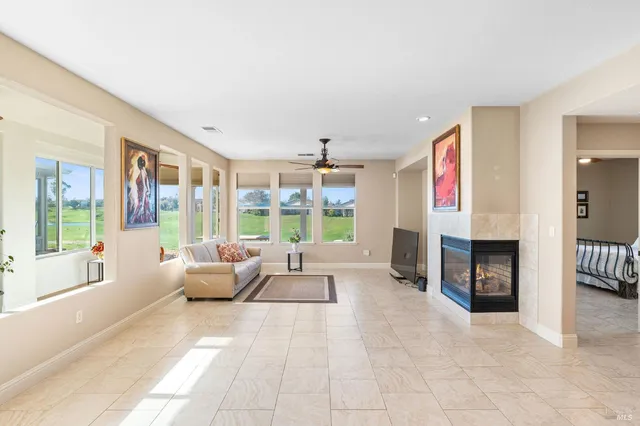 $2,900 | 351 Spyglass Drive, Rio Vista, CA 94571