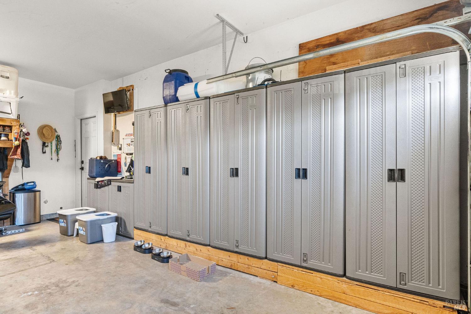 351 Spyglass Drive Rio Vista, CA 94571 - Photo 28 of 63 a view of entryway with painted walls