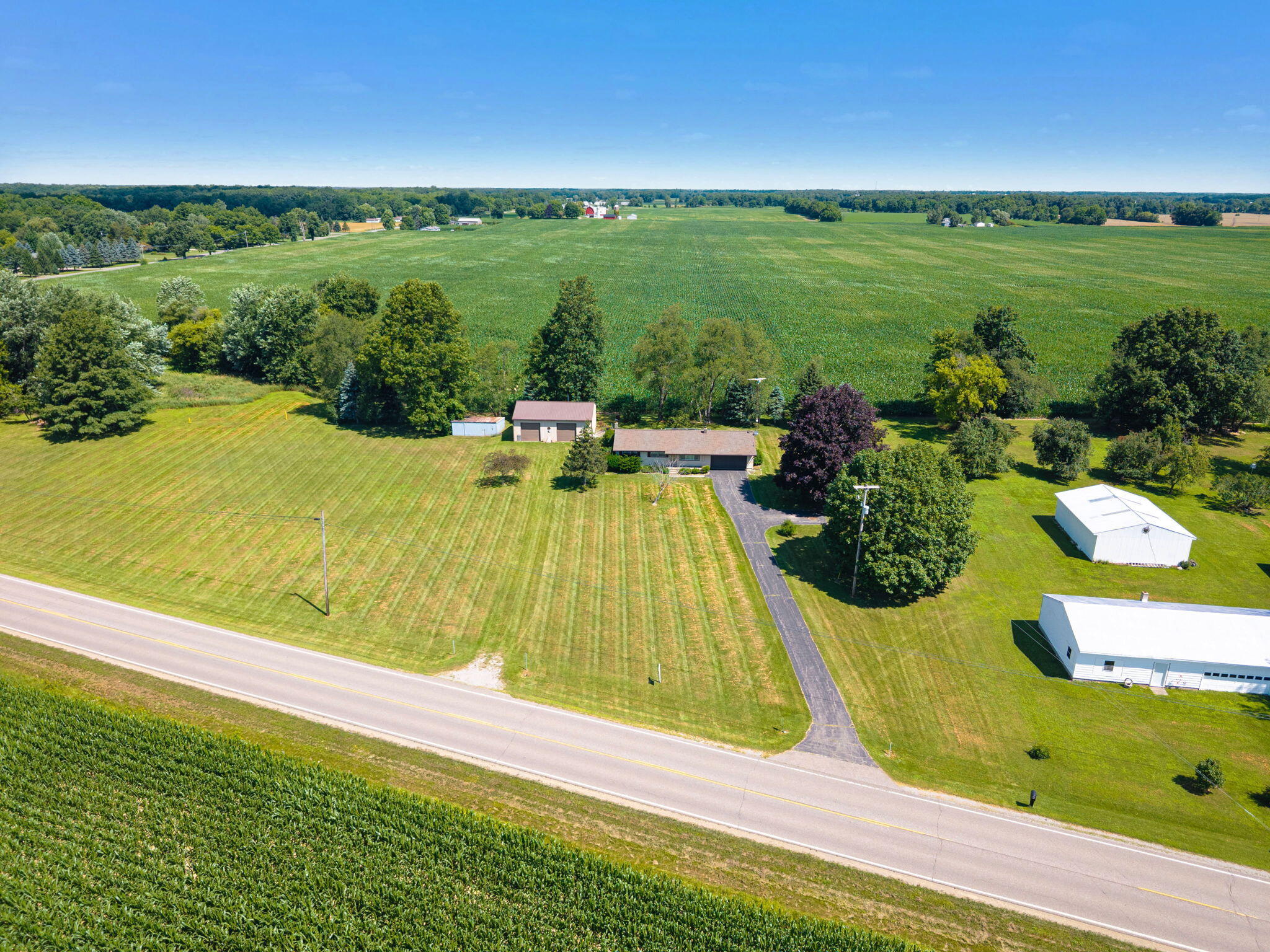 2191 Grand River Road Bancroft, MI 48414 - Photo 9 of 53 4-web-or-mls-Exteriors (04 of 16)