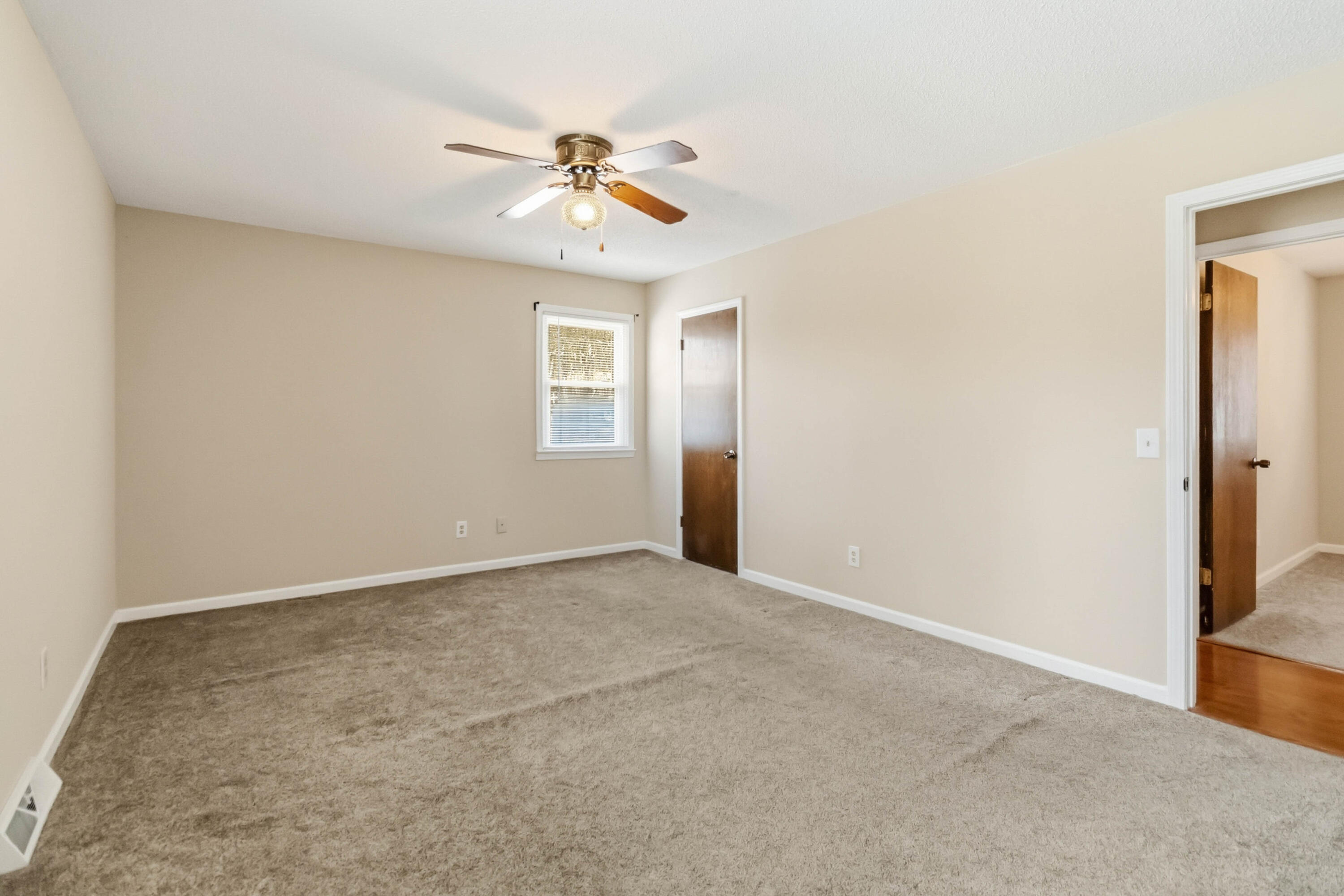 1388 Oak Ridge Road Corbin, KY 40701 - Photo 37 of 59 032