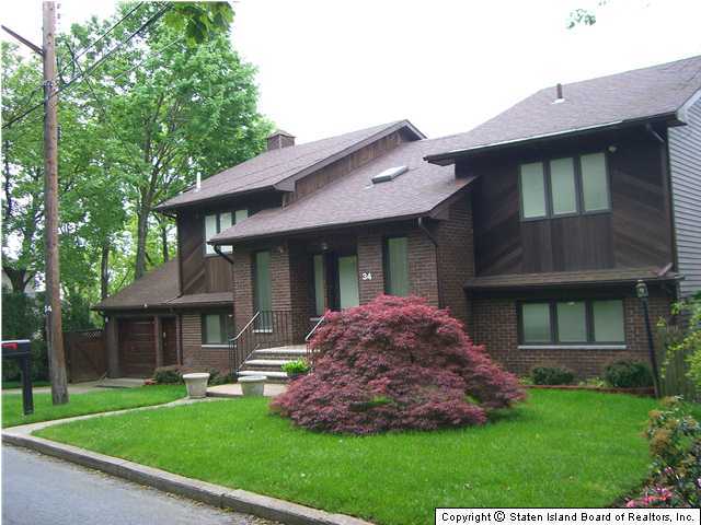 34 Cedarcliff Road Staten Island, NY 10301 - Photo 1 of 20 Primary Photo