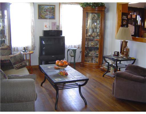 3567 Frew Mill Road New Castle, PA 16101 - Photo 2 of 12 Living Room.