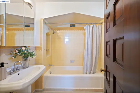 $1,498,000 | 5725 Chelton Drive, Oakland, CA 94611