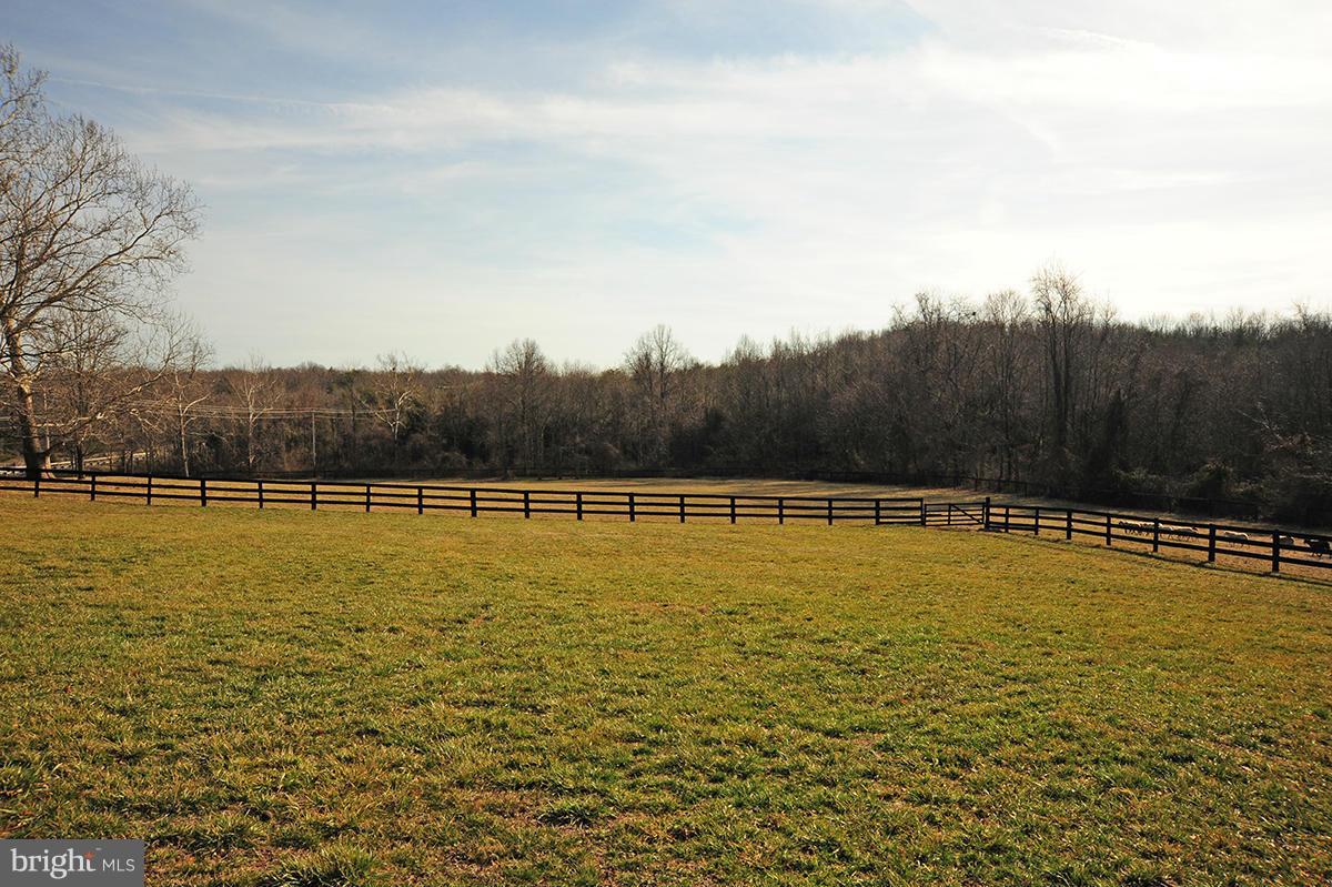 23075 Evergreen Mills Road Leesburg, VA 20175 - Photo 21 of 24 Exterior (General)