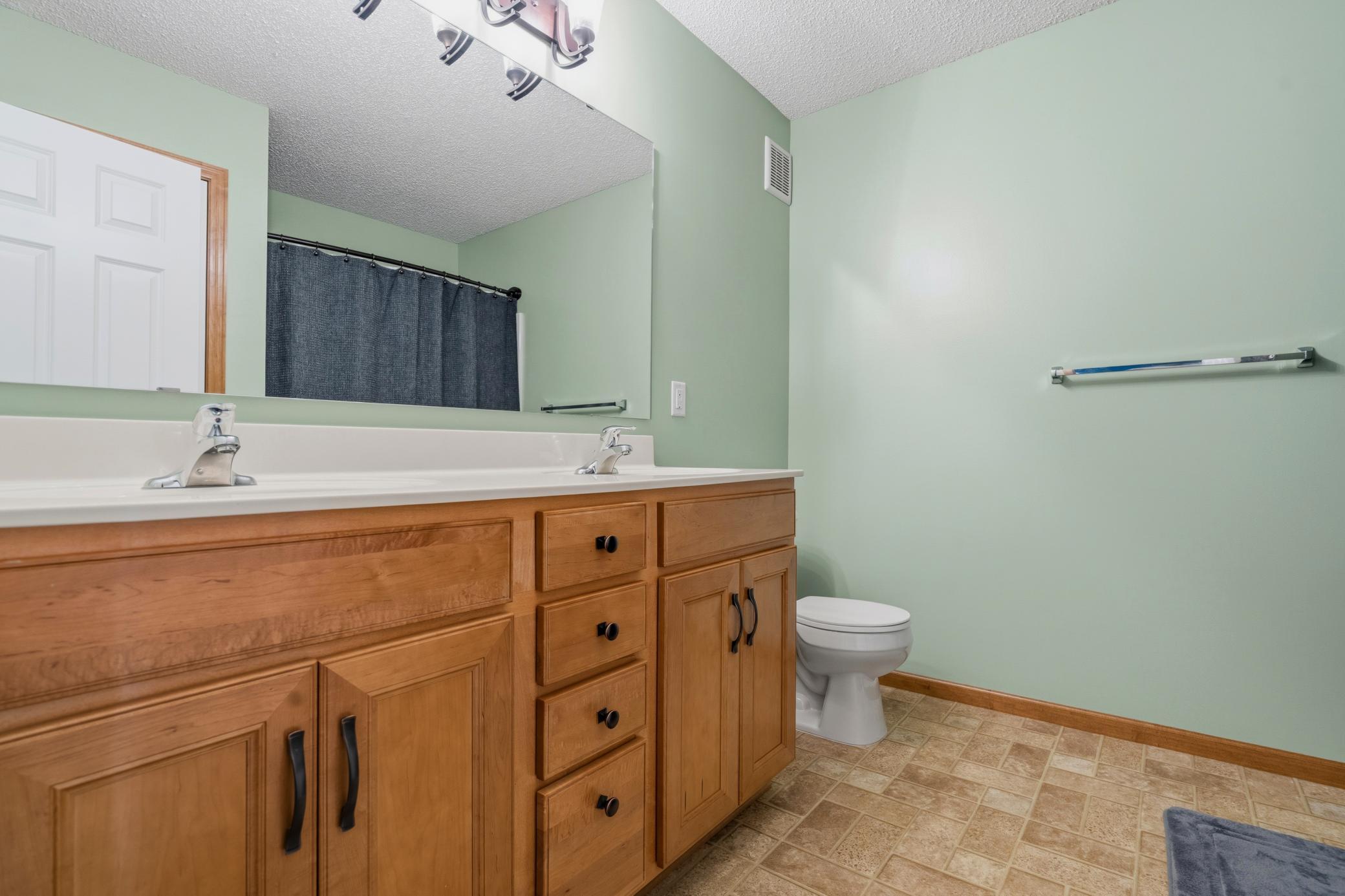 407 Lookout Place Columbia Heights, MN 55421 - Photo 19 of 33