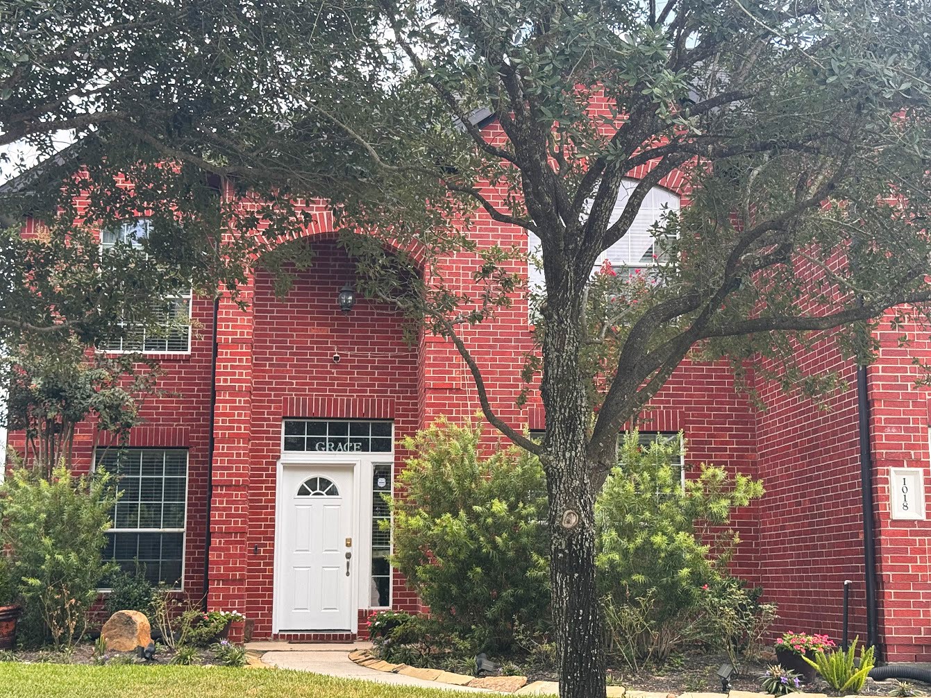 1018 Spring Lakes Haven Spring, TX 77373 - Photo 3 of 31 front view of a building
