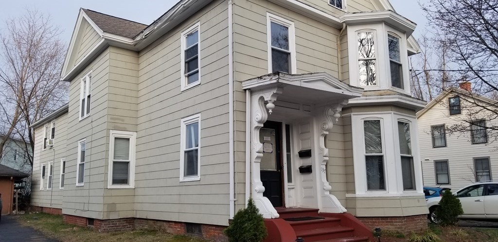 137 Springfield Street Chicopee, MA 01013 - Photo 2 of 33 Gallery Image 2