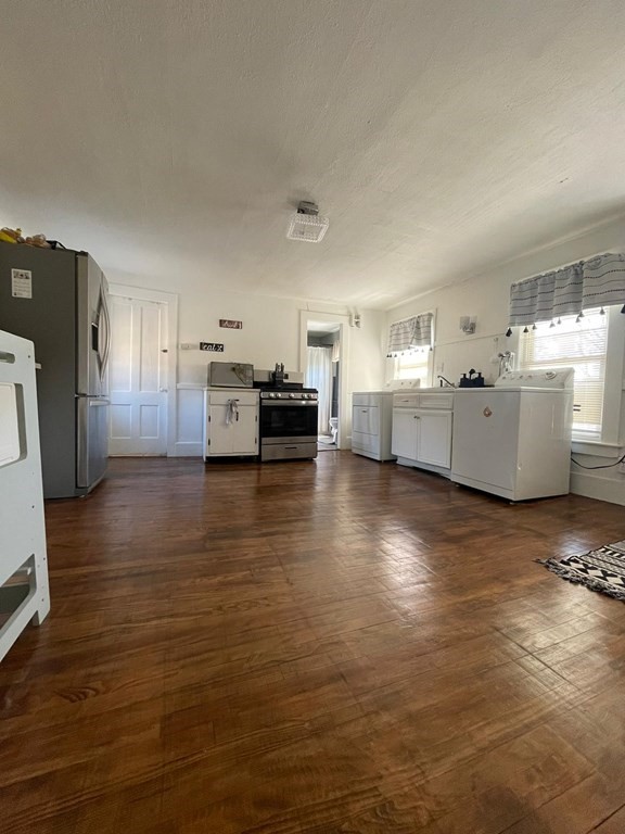 137 Springfield Street Chicopee, MA 01013 - Photo 5 of 33 Gallery Image 5