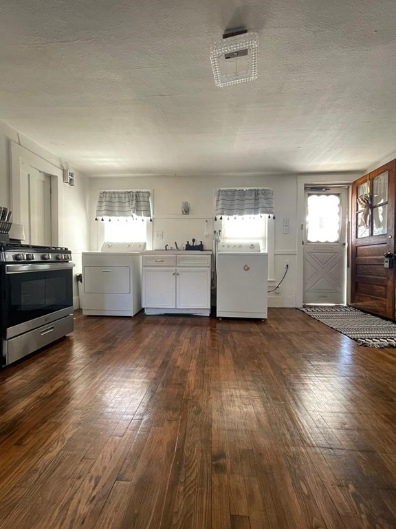 137 Springfield Street Chicopee, MA 01013 - Photo 8 of 33 Gallery Image 8