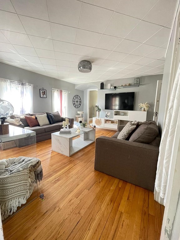 137 Springfield Street Chicopee, MA 01013 - Photo 10 of 33 Gallery Image 10