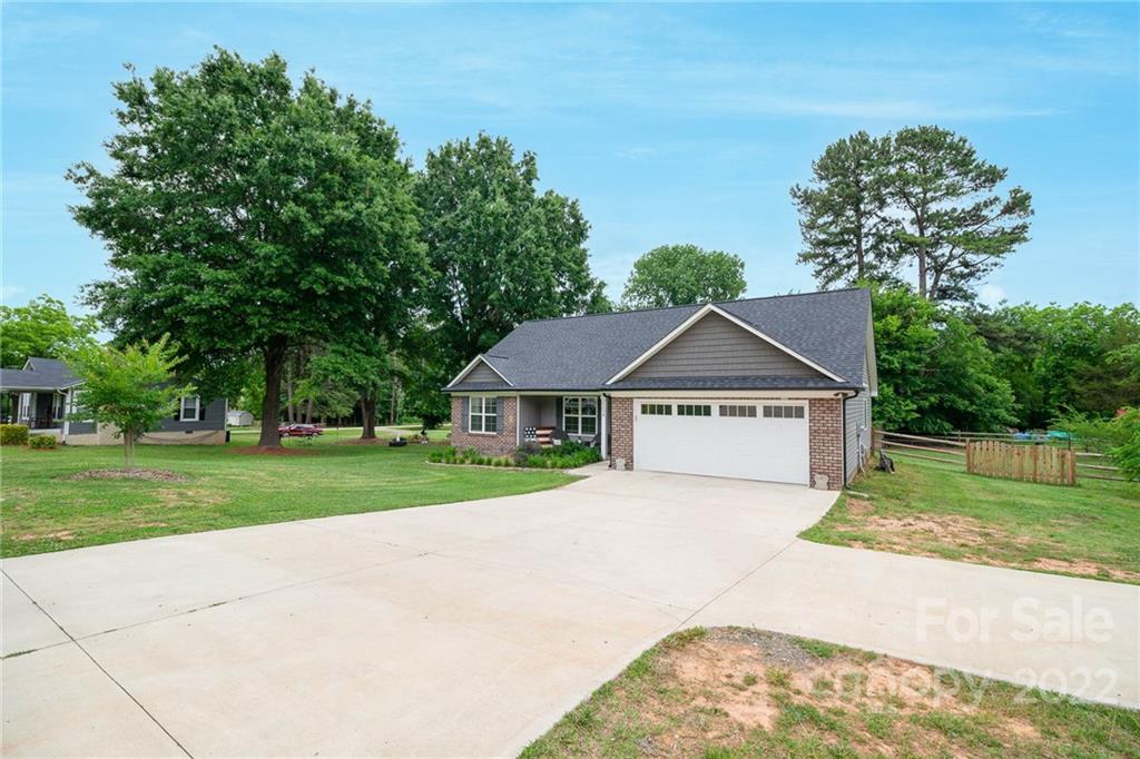 2204 Centergrove Road Kannapolis, NC 28083 - Photo 3 of 31 Gallery Image 3