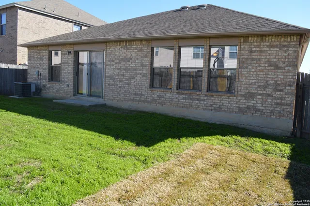 $1,675 | 7515 Escada Crest, San Antonio, TX 78254
