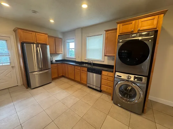 $4,400 | 64 Fisher Avenue, Unit 3, Boston, MA 02120