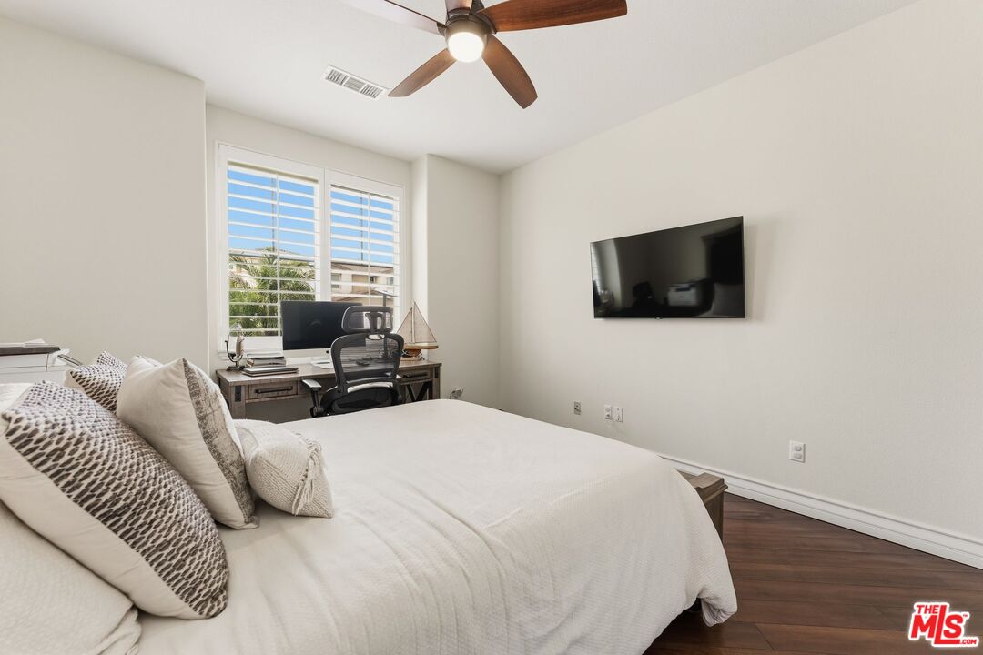 11564 Apulia Court Porter Ranch, CA 91326 - Photo 24 of 52