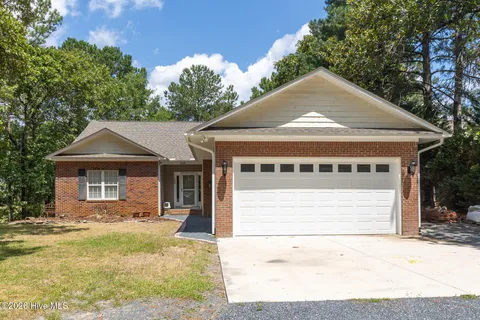 $520,000 | 142 Overlook Drive, West End, NC 27376
