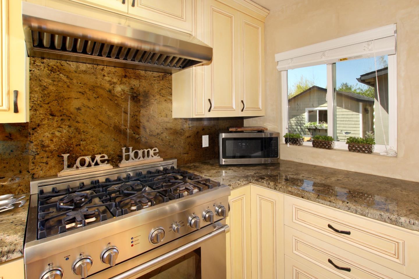 727 Rosedale Avenue Capitola, CA 95010 - Photo 16 of 59 Gallery Image 16