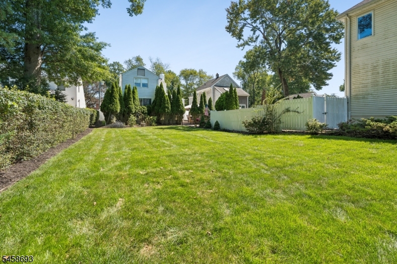 25 Swan Road Livingston, NJ 07039 - Photo 31 of 35 Gallery Image 31