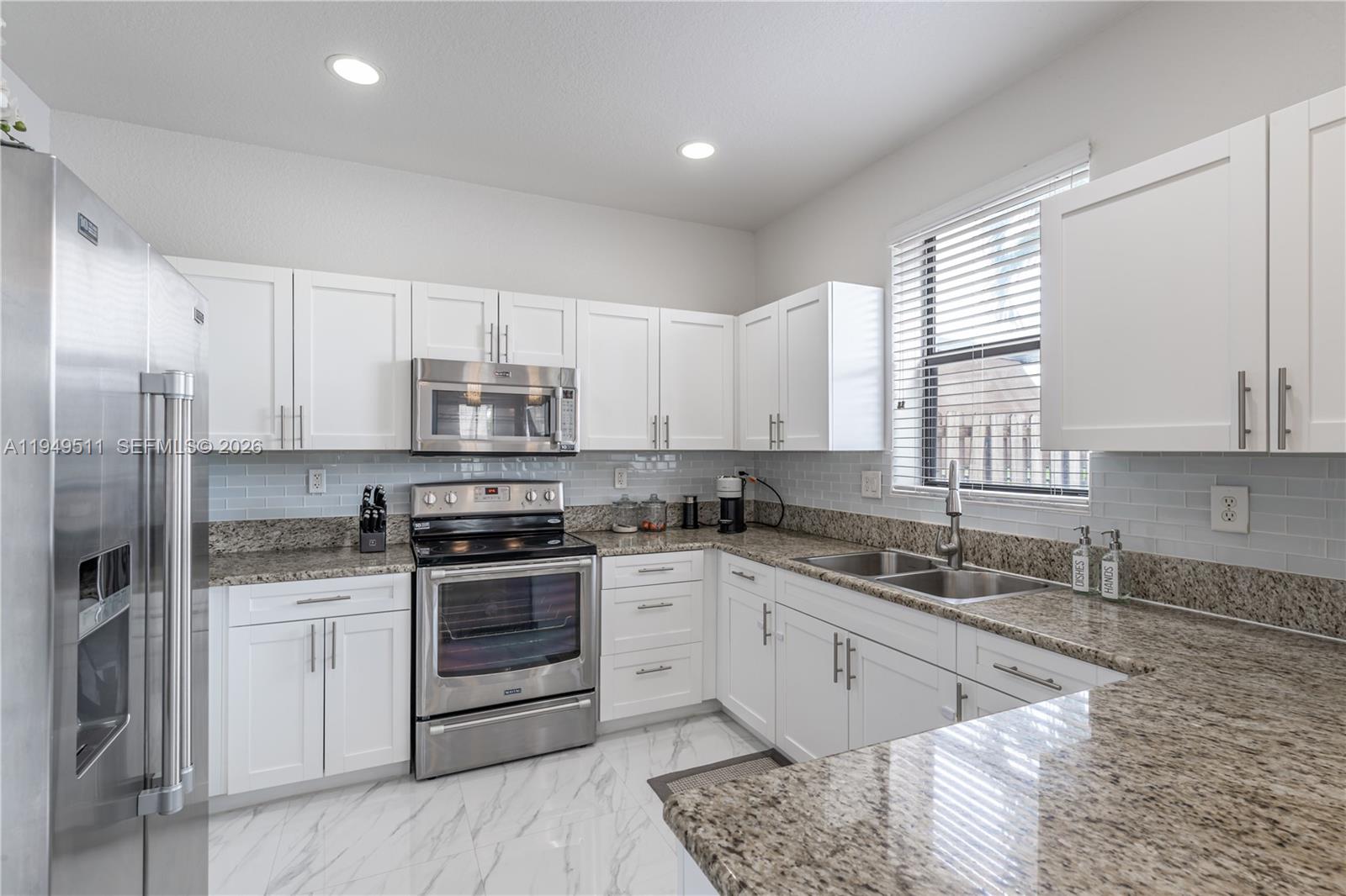 11382 Southwest 238th Street Homestead, FL 33032 - Photo 11 of 33