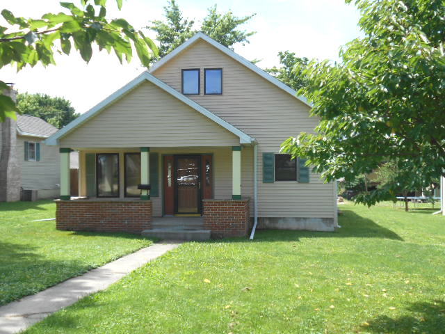 319 East Devlin Street Spring Valley, IL 61362 - Photo 19 of 19 front view of a house and a yard