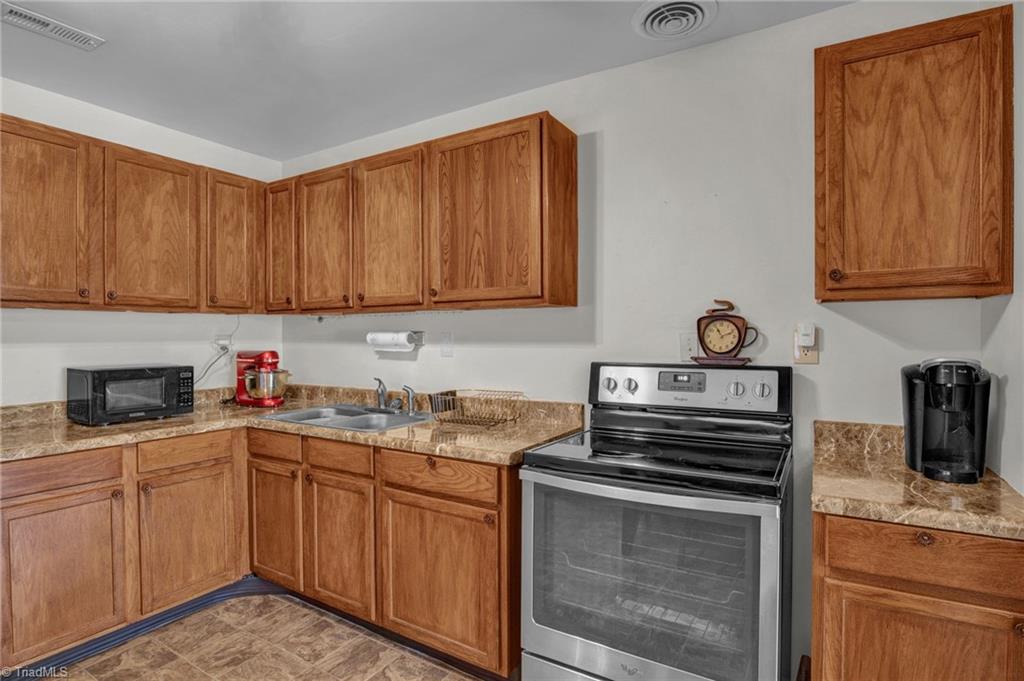 716 Habersham Road High Point, NC 27260 - Photo 10 of 25 Gallery Image 10