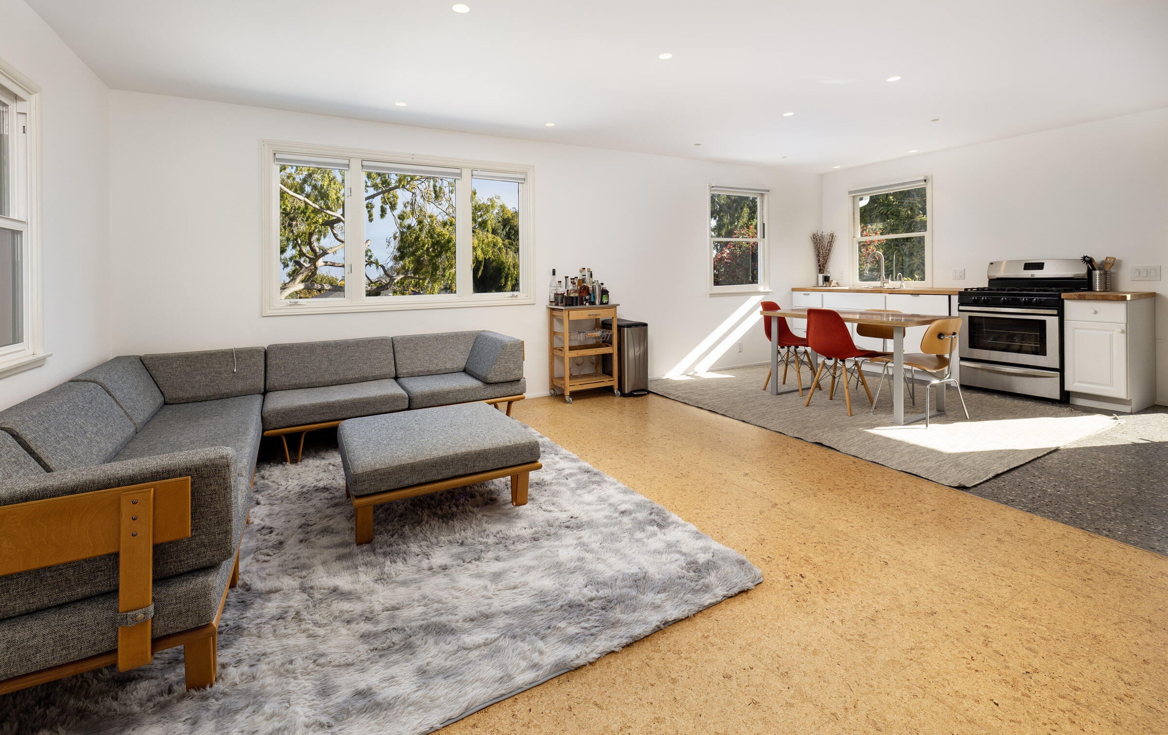 1274 San Miguel Avenue Santa Barbara, CA 93109 - Photo 4 of 20 Living Room