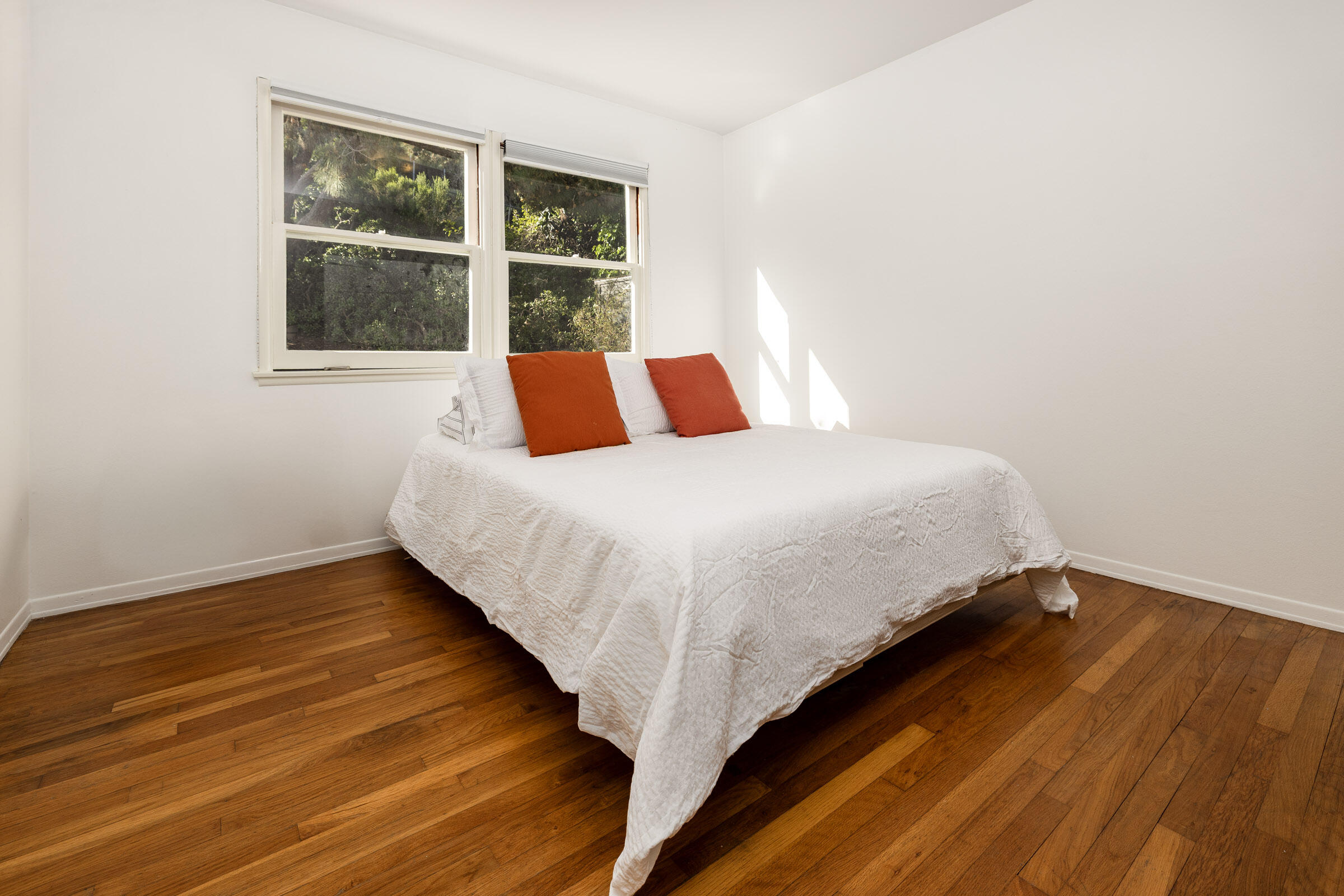 1274 San Miguel Avenue Santa Barbara, CA 93109 - Photo 6 of 20 Bedroom 2