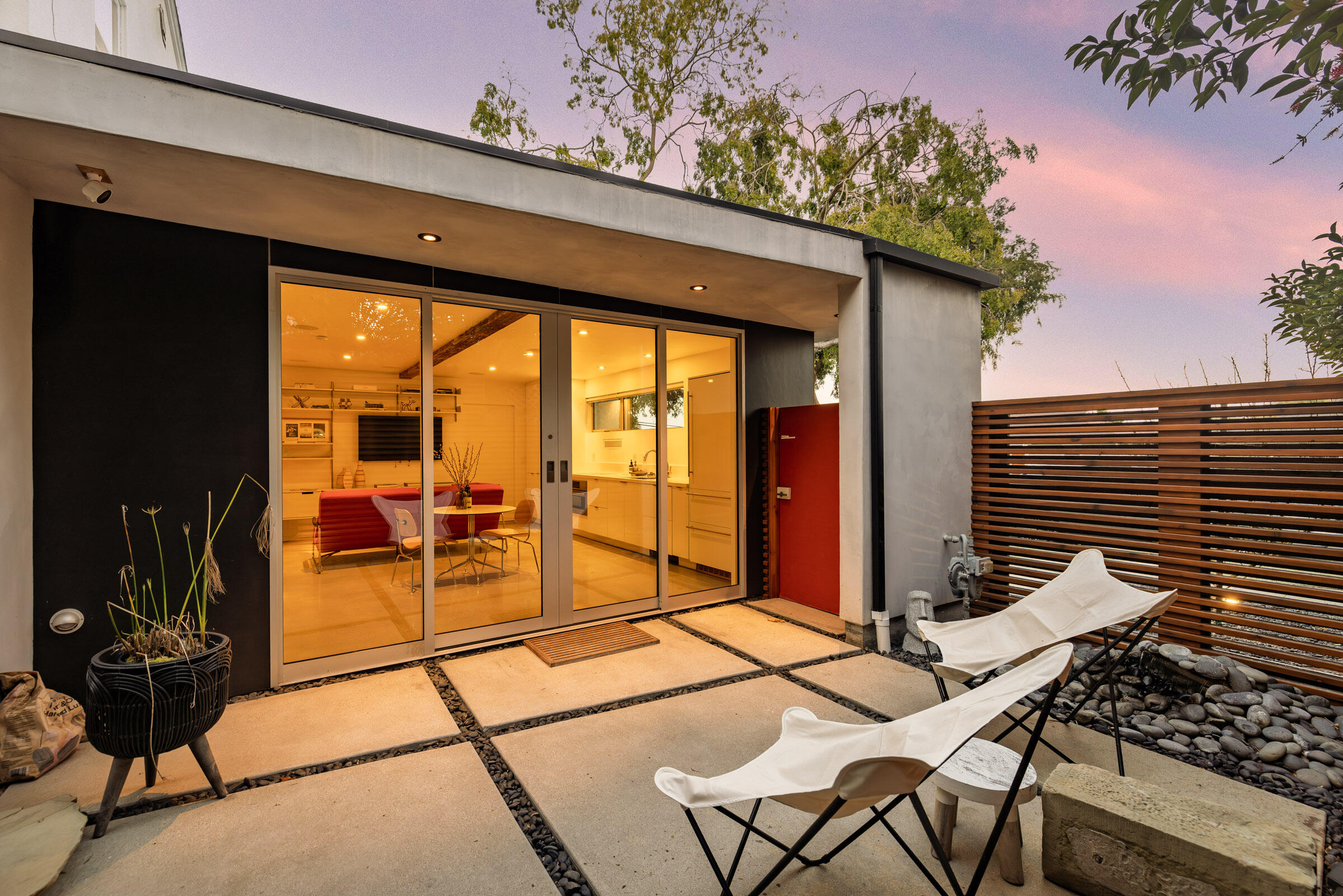 1274 San Miguel Avenue Santa Barbara, CA 93109 - Photo 9 of 20 ADU Entry