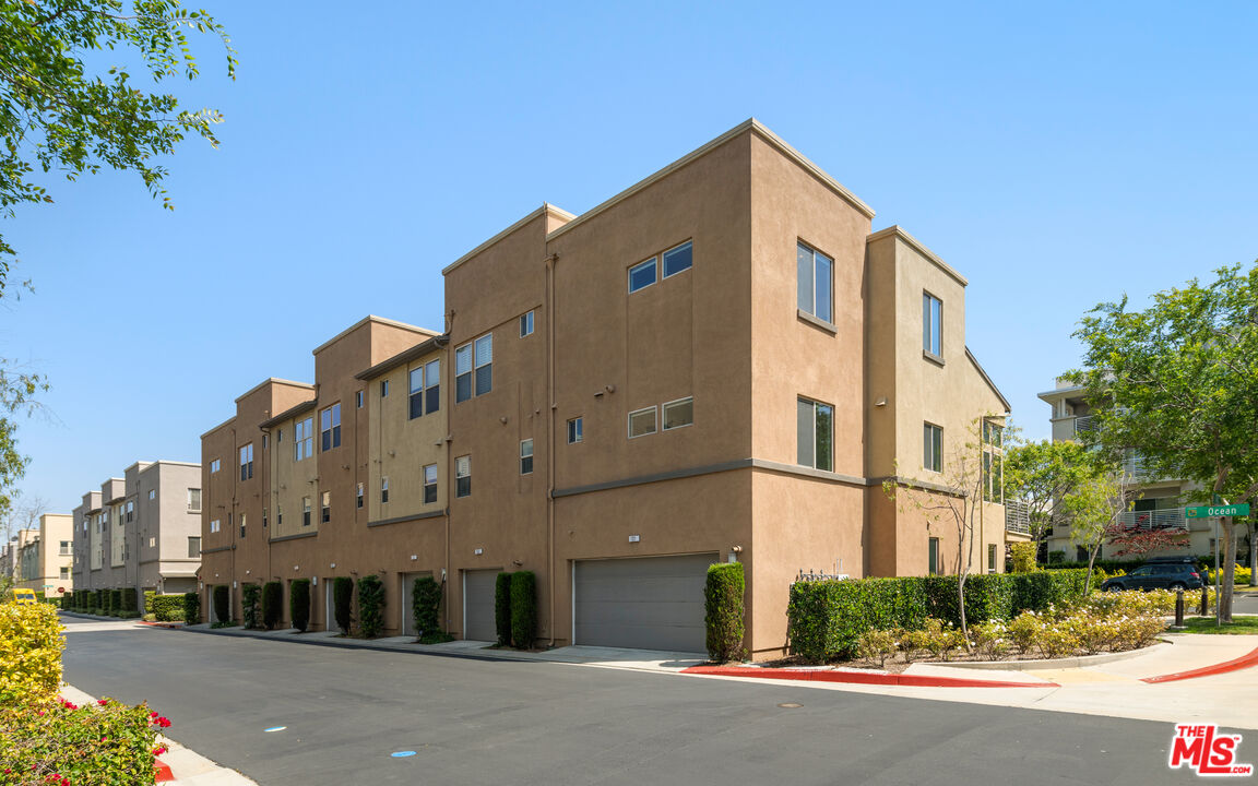 5449 Strand, Unit 101 Hawthorne, CA 90250 - Photo 12 of 12