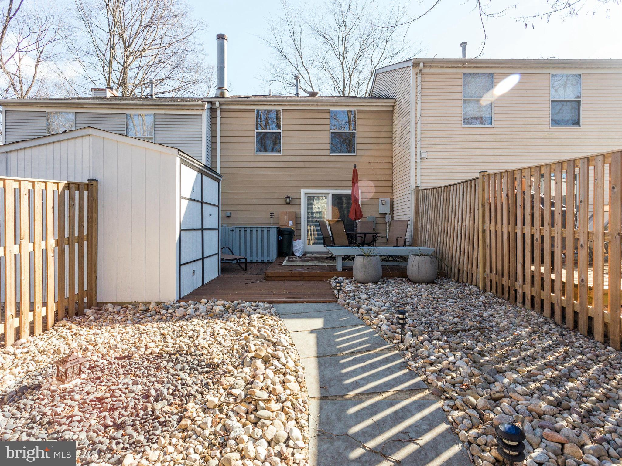 9134 Everett Court Springfield, VA 22152 - Photo 25 of 27 Exterior (Rear)