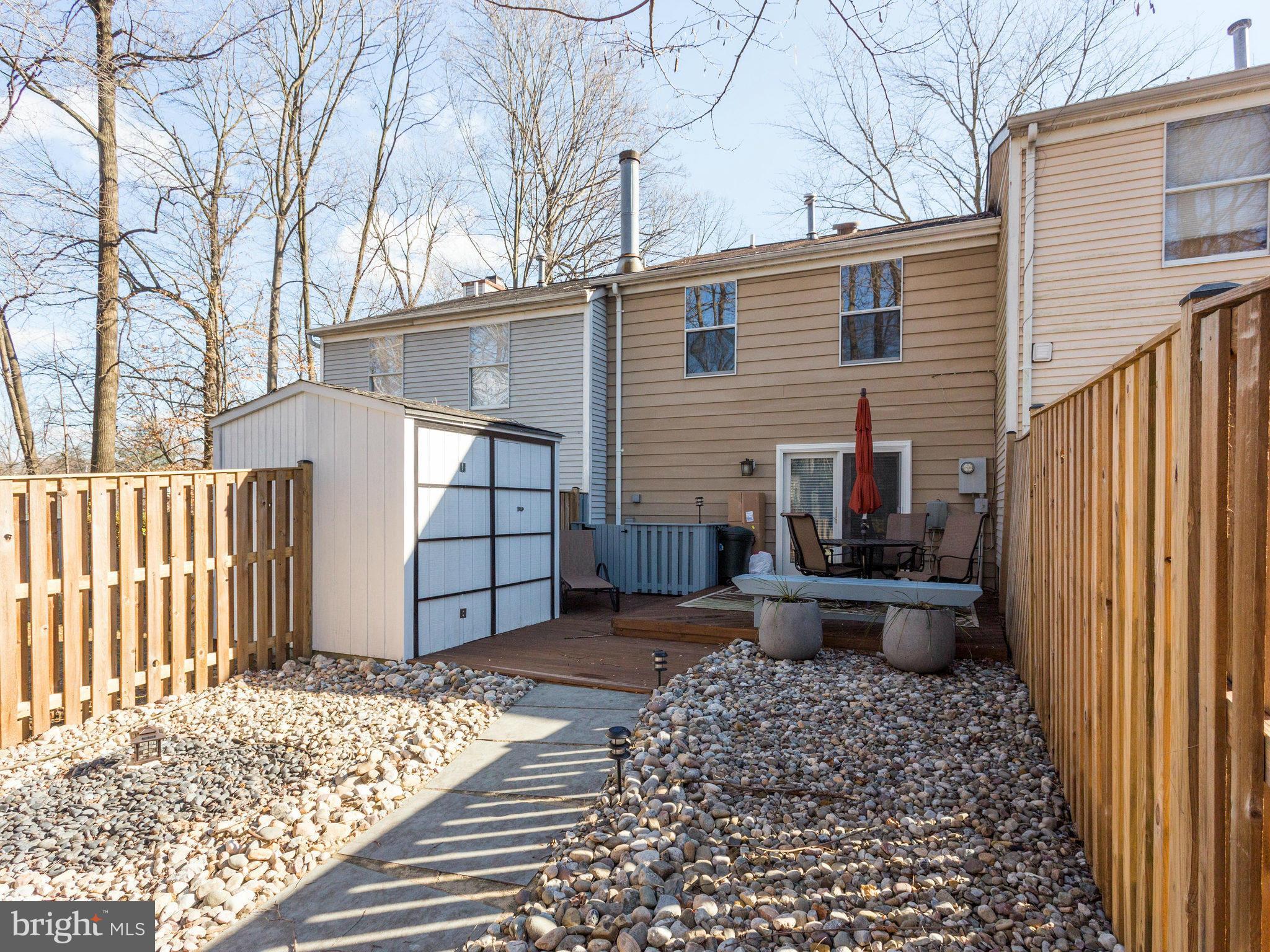 9134 Everett Court Springfield, VA 22152 - Photo 26 of 27 Exterior (Rear)