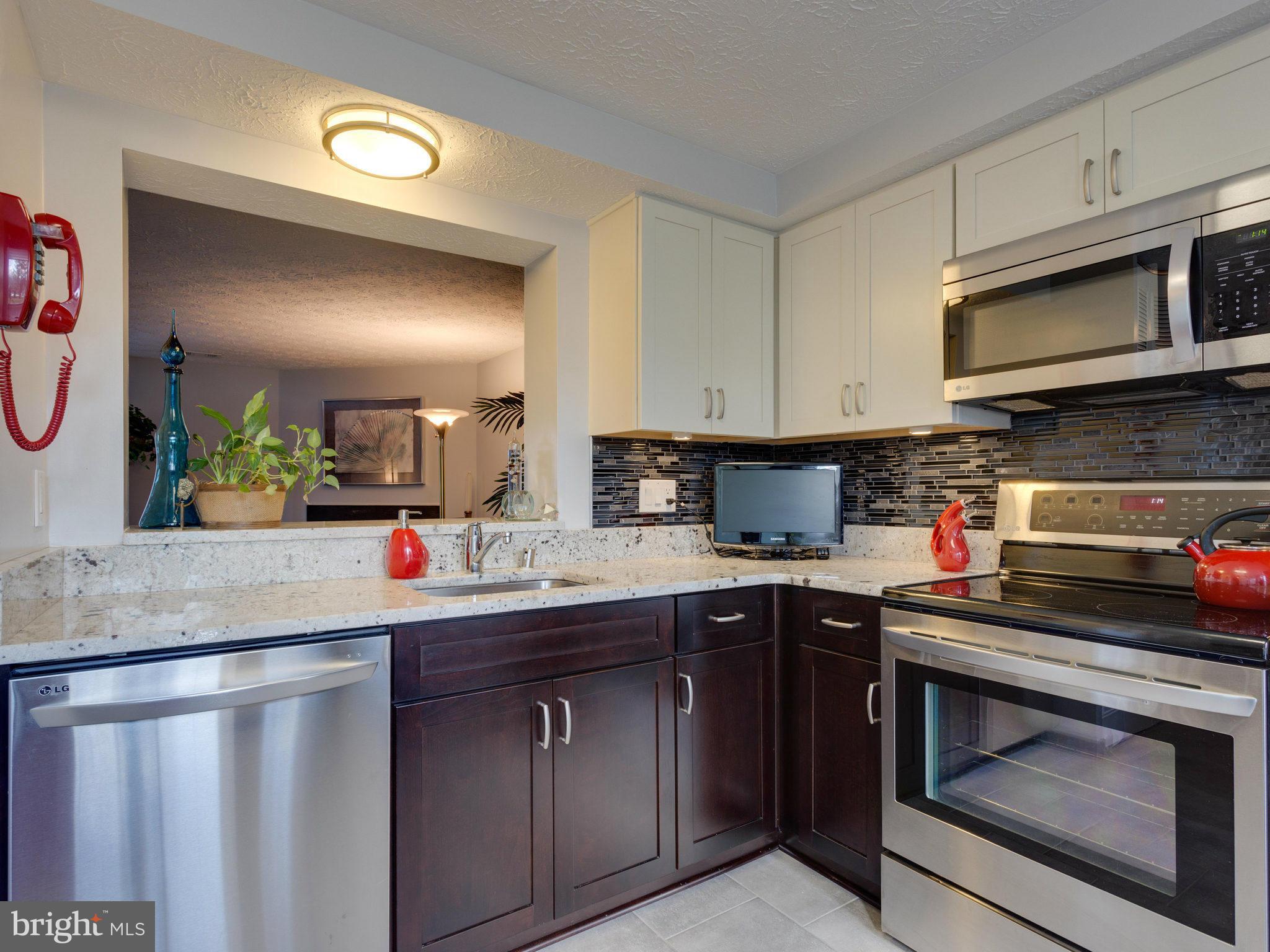 9134 Everett Court Springfield, VA 22152 - Photo 4 of 27 Kitchen