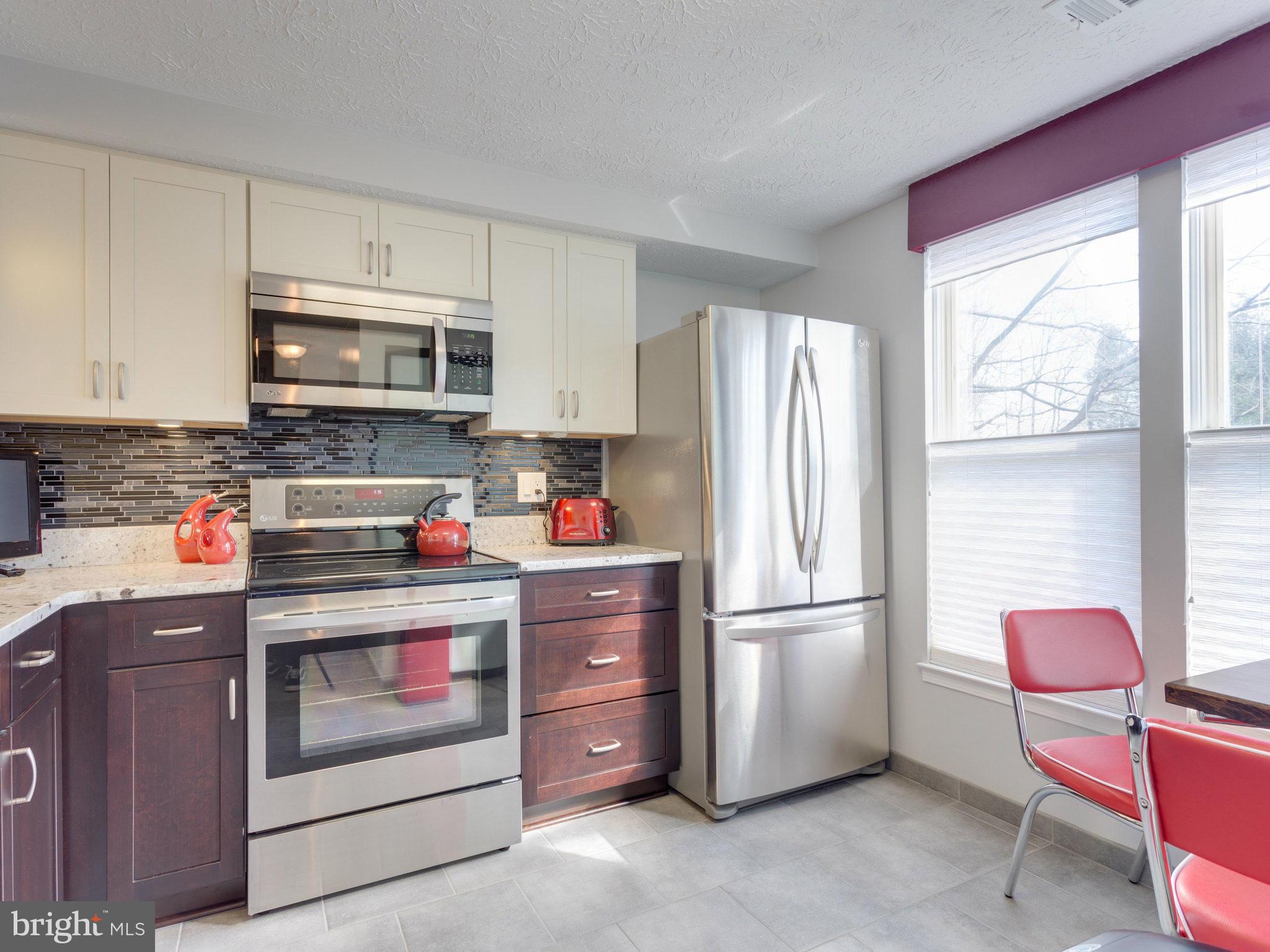 9134 Everett Court Springfield, VA 22152 - Photo 5 of 27 Kitchen