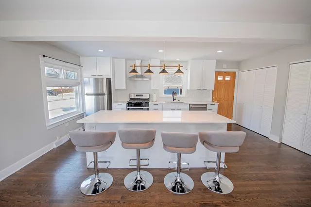 $359,000 | 467 North Haber Court, Northlake, IL 60164