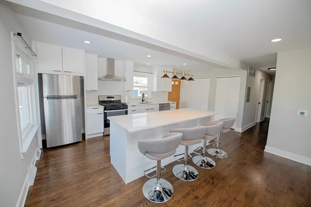 $359,000 | 467 North Haber Court, Northlake, IL 60164