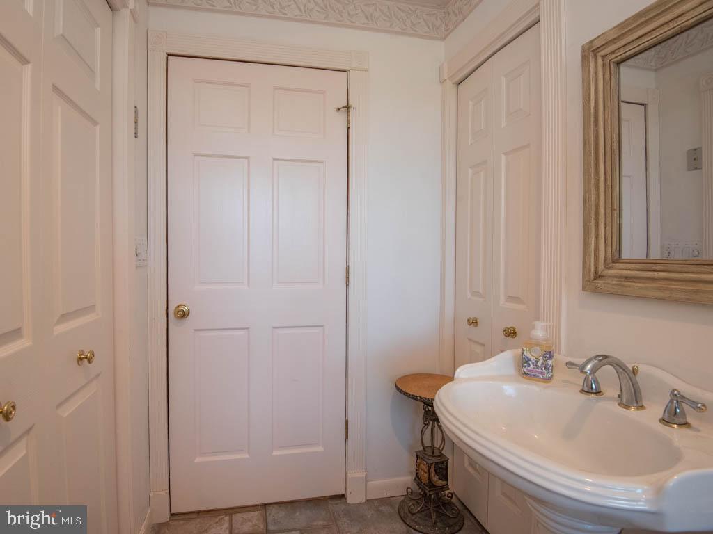 10 Fairmount Road Quarryville, PA 17566 - Photo 25 of 69 Powder Room/Laundry