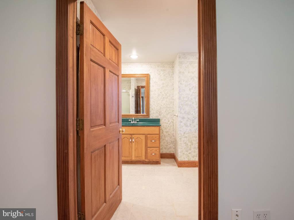 10 Fairmount Road Quarryville, PA 17566 - Photo 33 of 69 Primary Suite Bath