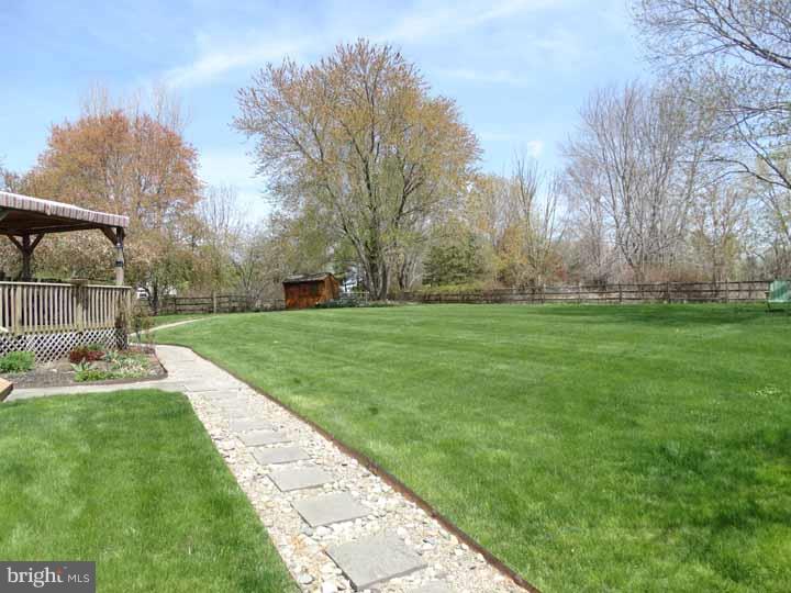 1558 Brookfield Road Newtown, PA 18940 - Photo 25 of 25 Exterior Back