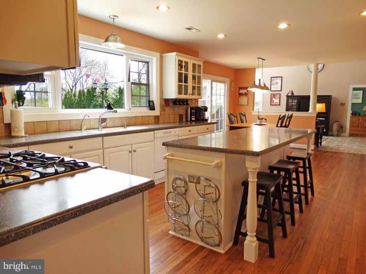 1558 Brookfield Road Newtown, PA 18940 - Photo 8 of 25 Gallery Image 8