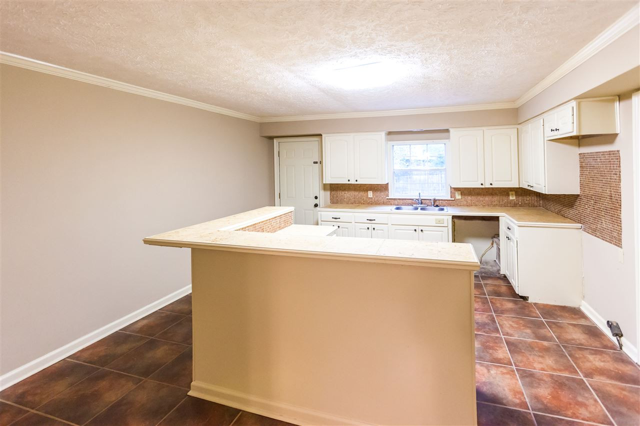 370 Naples Road Jackson, MS 39206 - Photo 8 of 23 Photo 8