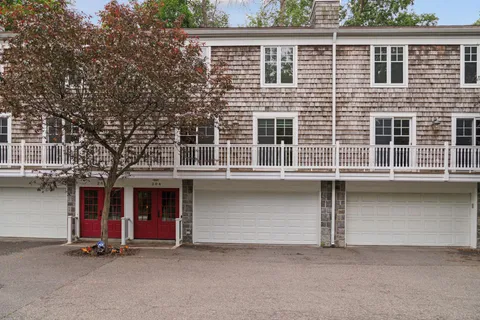 $599,900 | 204 Central Avenue South, Wayzata, MN 55391