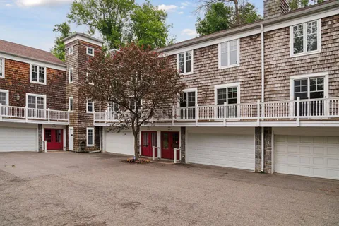$599,900 | 204 Central Avenue South, Wayzata, MN 55391