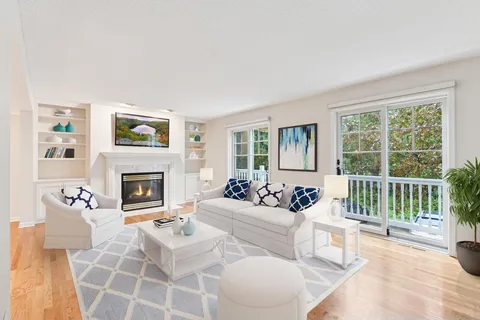 $599,900 | 204 Central Avenue South, Wayzata, MN 55391