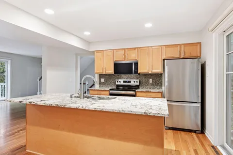 $599,900 | 204 Central Avenue South, Wayzata, MN 55391