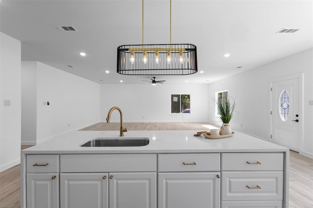 4406 South Ottawa Road Dallas, TX 75212 - Photo 8 of 28