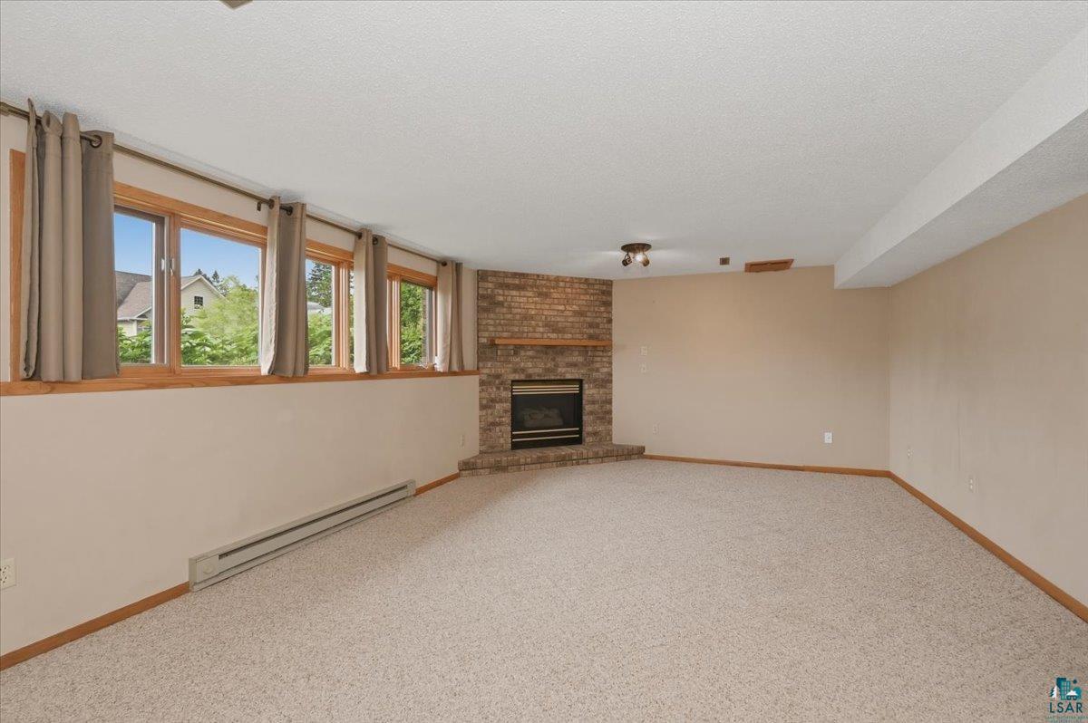 4113 Tioga Street Duluth, MN 55804 - Photo 22 of 31 Gas Fireplace