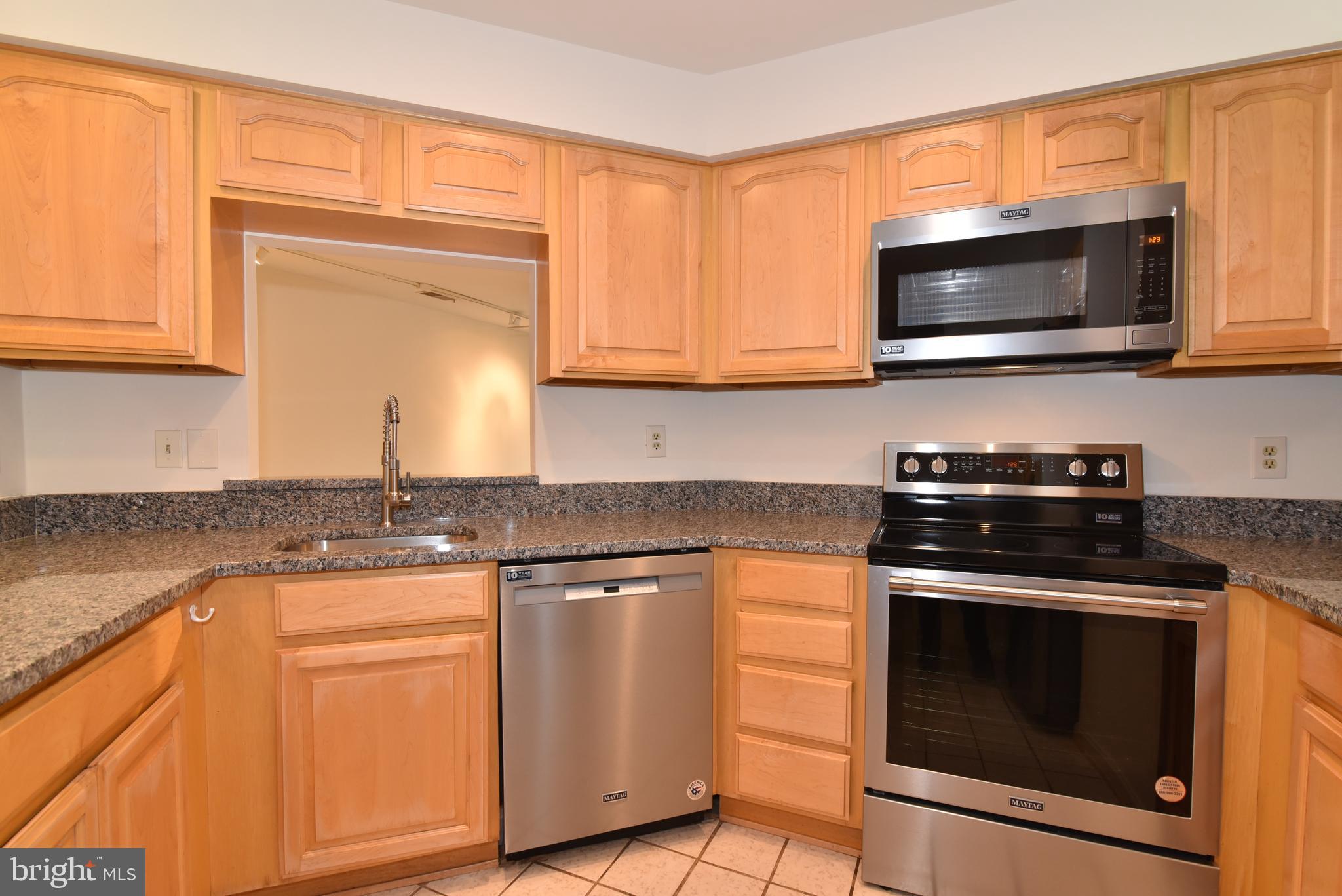 11238 Harbor Court, Unit 11238 Reston, VA 20191 - Photo 11 of 35 Gallery Image 11