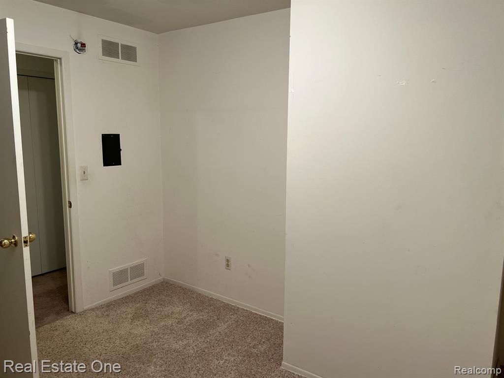 29575 Pine Ridge Circle, Unit 20 Farmington Hills, MI 48331 - Photo 20 of 26